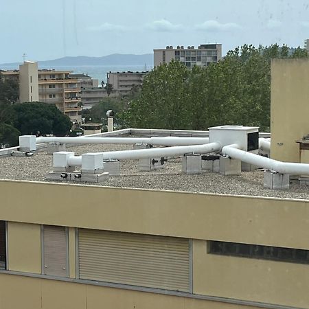 Joli Apartemo O Centro Le Lavandou Bagian luar foto