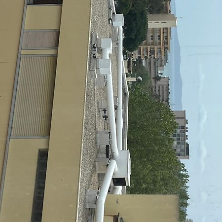 Joli Apartemo O Centro Le Lavandou Bagian luar foto