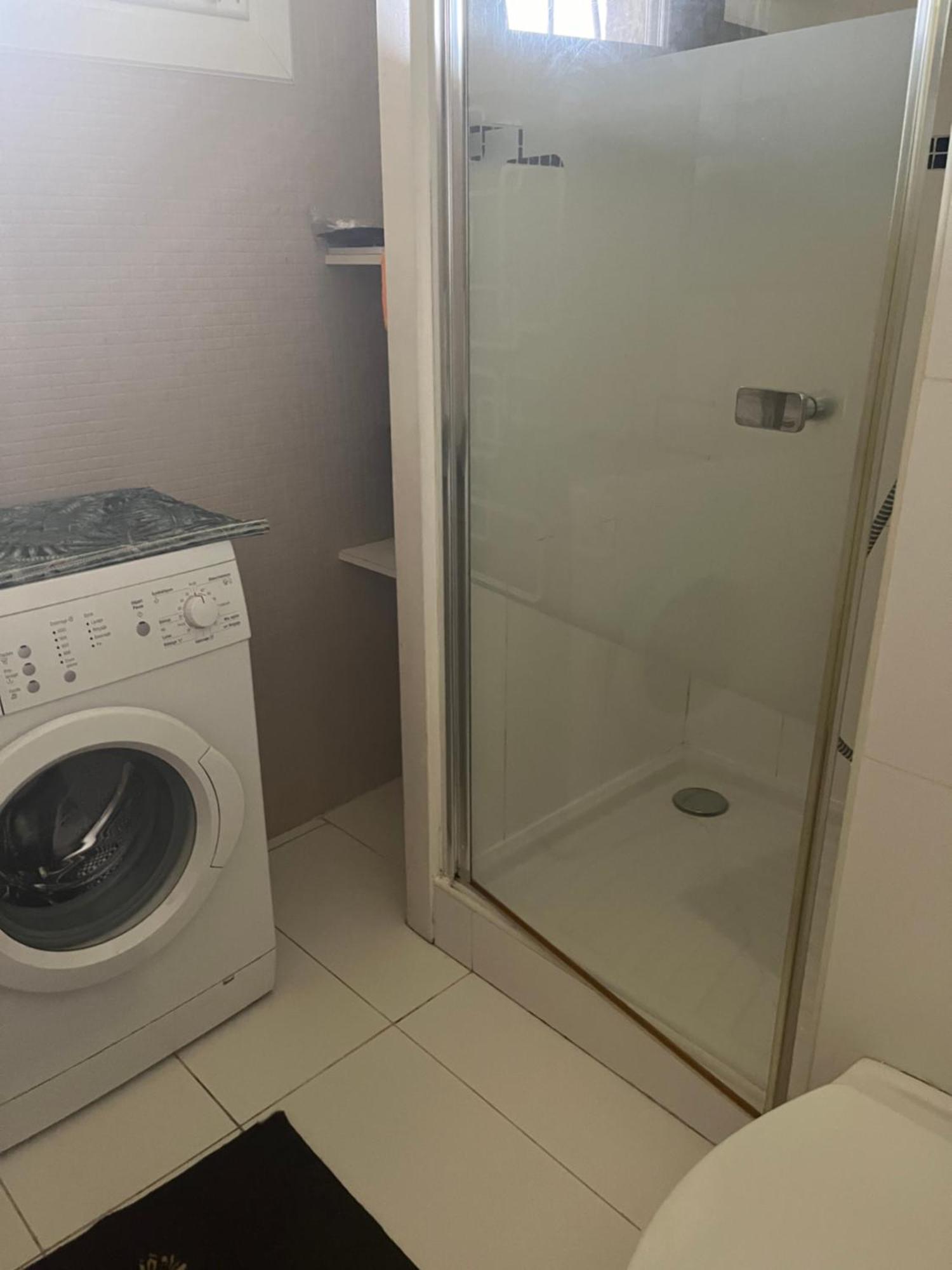 Joli Apartemo O Centro Le Lavandou Bagian luar foto
